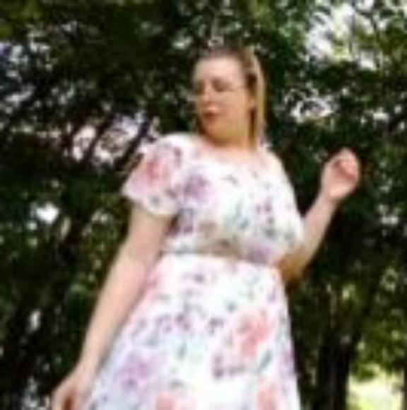 Meet your Posher, Leeann - Picture 5 of 13